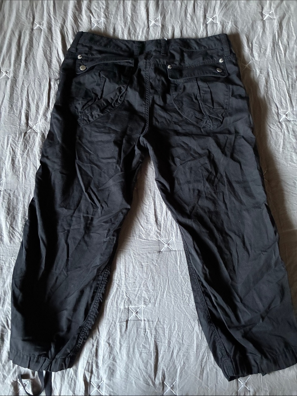 Armani Exchange Black Cargo Capris with Zipper Pocket - Picture 4 of 5
